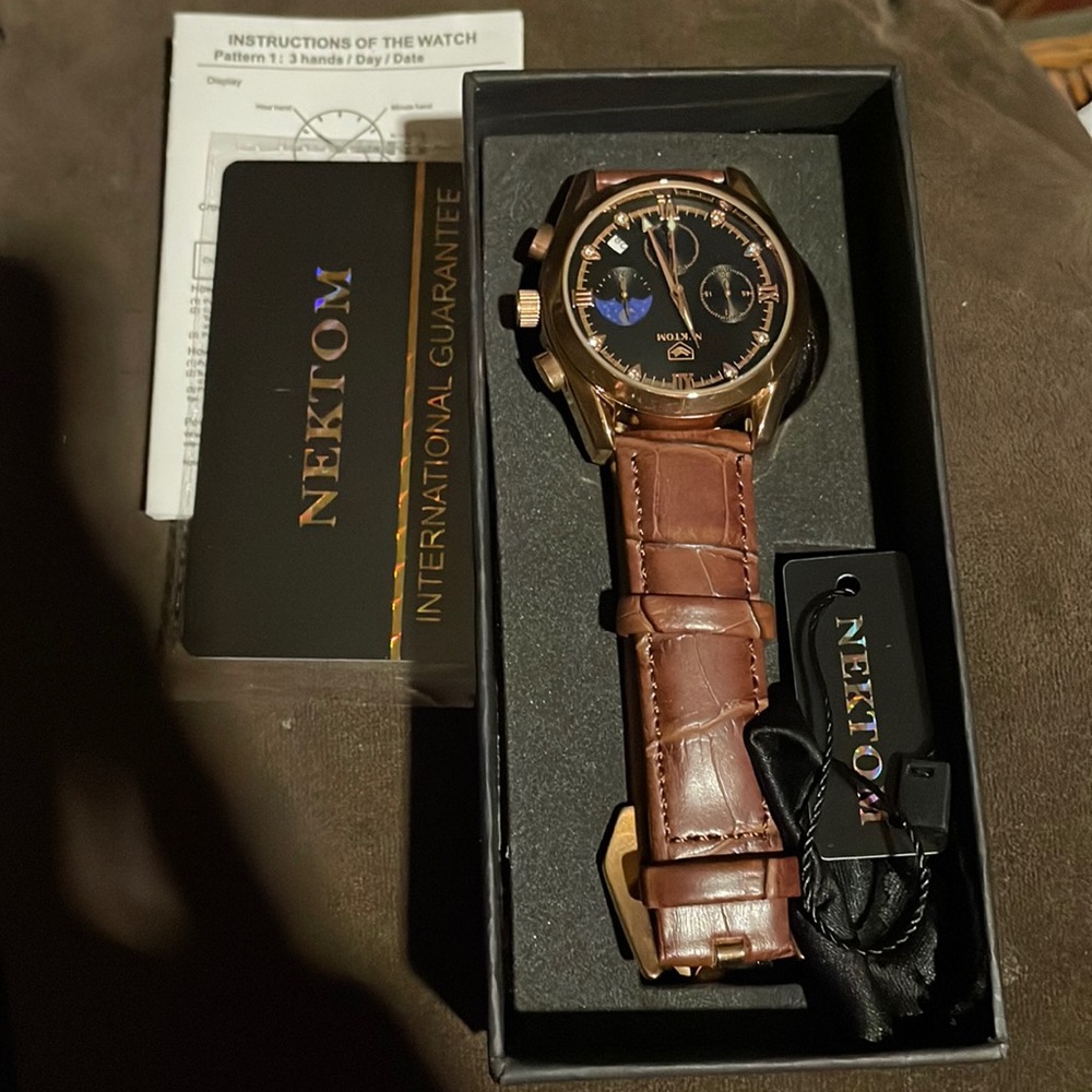 *NEW* never worn Nektom mens watch series 8222 only taken out to take pictures